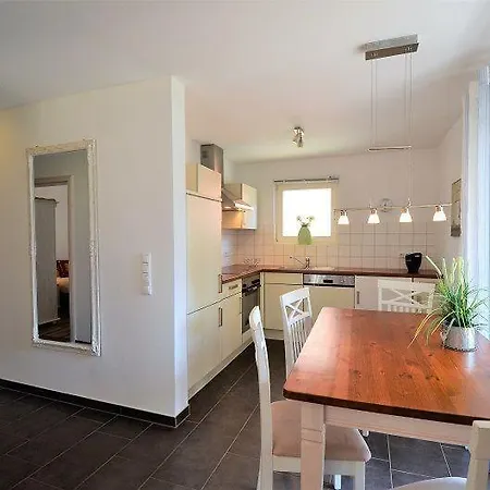 Fewo-6-0-s-ferienwohnung-in-graal-mueritz Apartamento